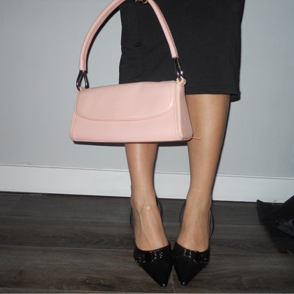 Veneto New York Shoulder Bag🖤 - Picture 2 of 2